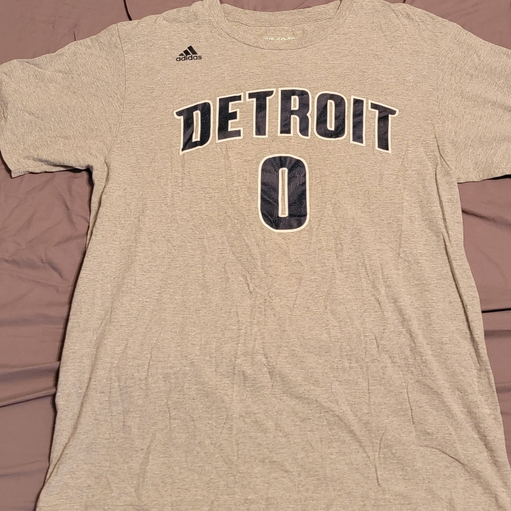 Detroit Pistons Large Andre Drummond Shirt